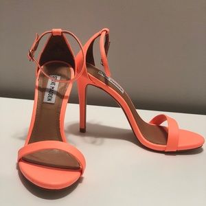 Steve Madden ‘Stecy’ Stiletto in Neon Coral
